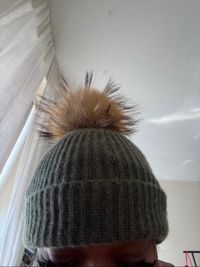 N.peal cashmere Pom Beanie in Olive Green with raccoon Fur Pom